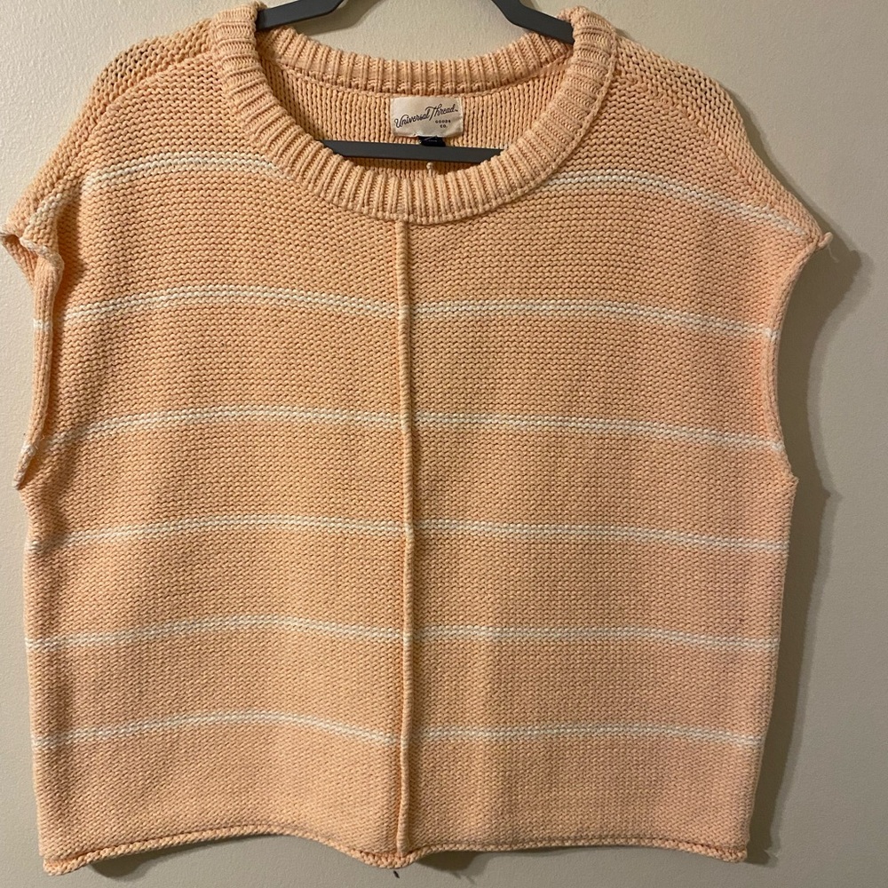New‎ NWT Universal Thread Crewneck Sleeveless Sweater Coral Orange Size Medium